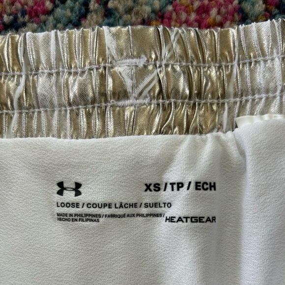 🔥Under Armour | Women’s Gold and White Crackle Heat Gear Running Shorts lined XS - Picture 5 of 10
